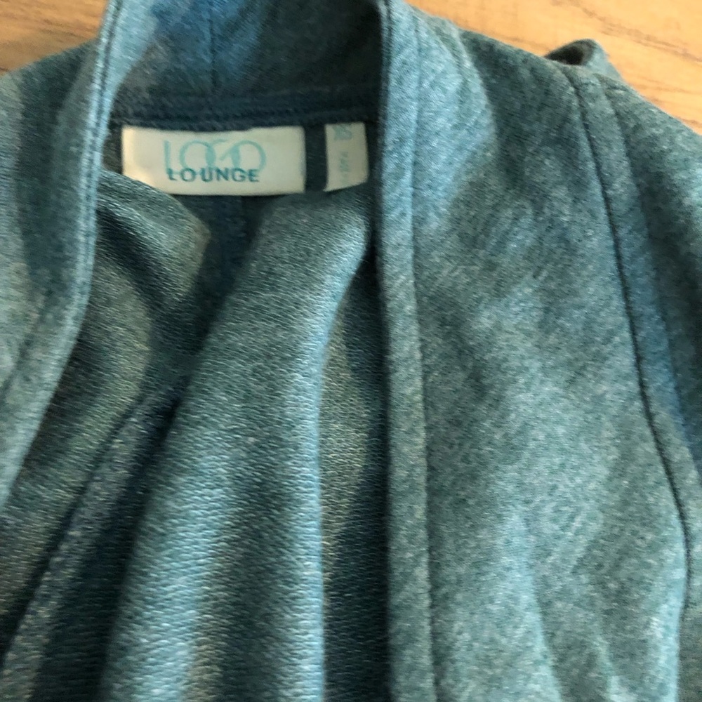 LOGO 4 tops by Lori Goldstein piece bundle - Picture 13 of 14